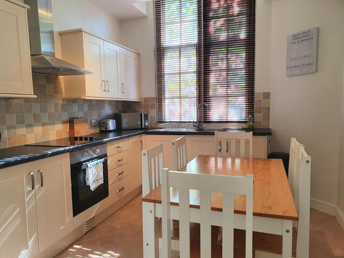 Central Apartments - Spacious 2 Beds 史云顿 外观 照片