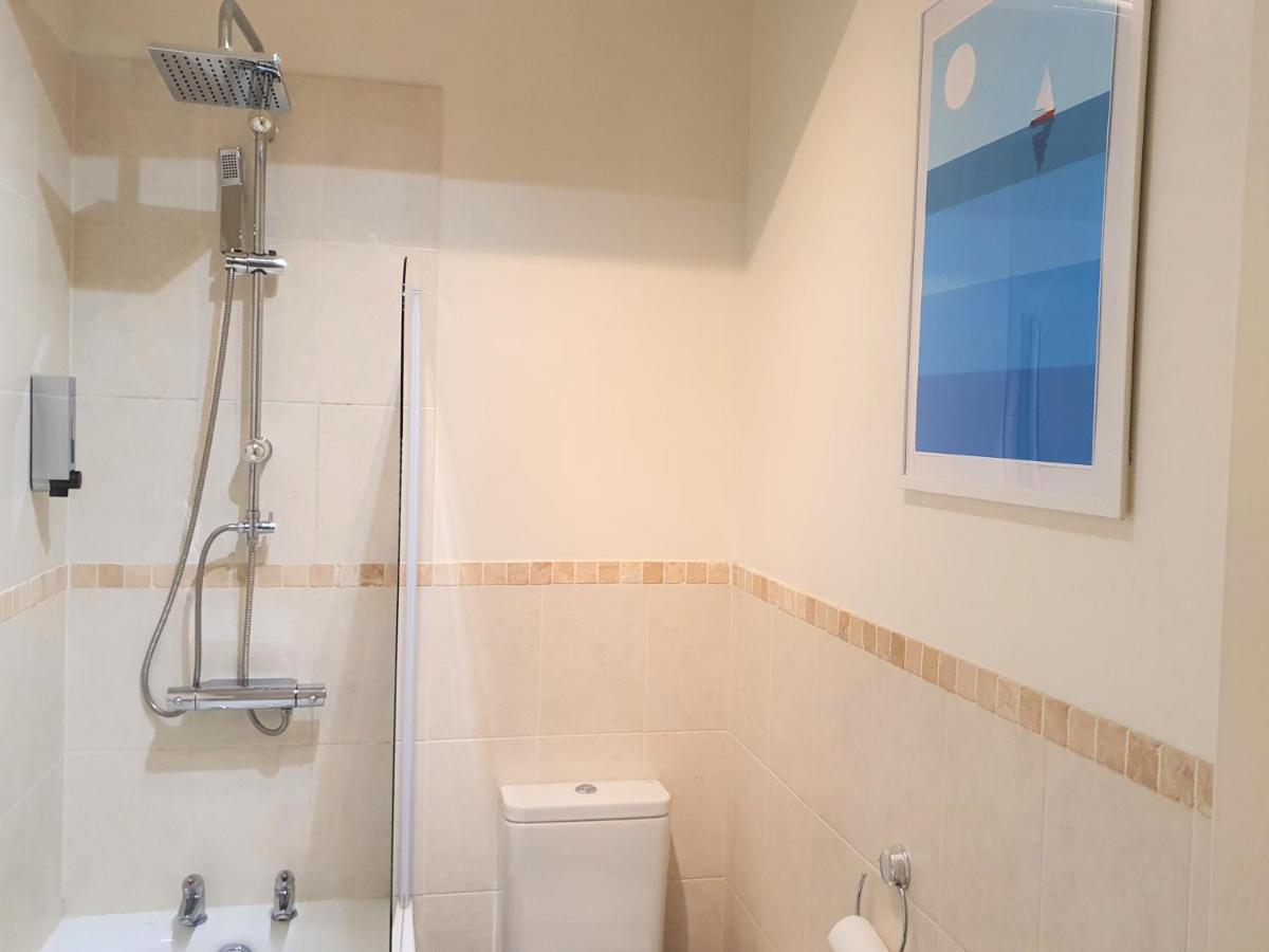 Central Apartments - Spacious 2 Beds 史云顿 外观 照片