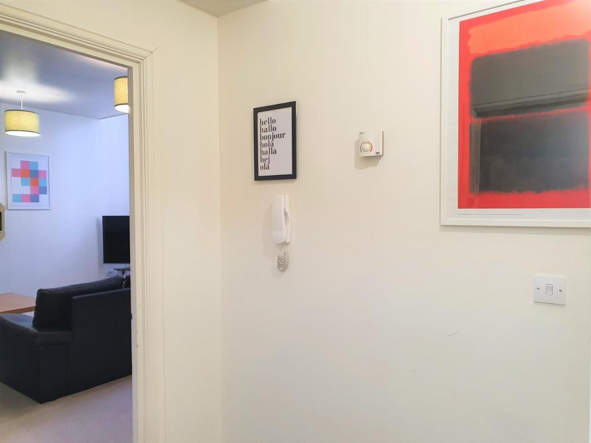 Central Apartments - Spacious 2 Beds 史云顿 外观 照片