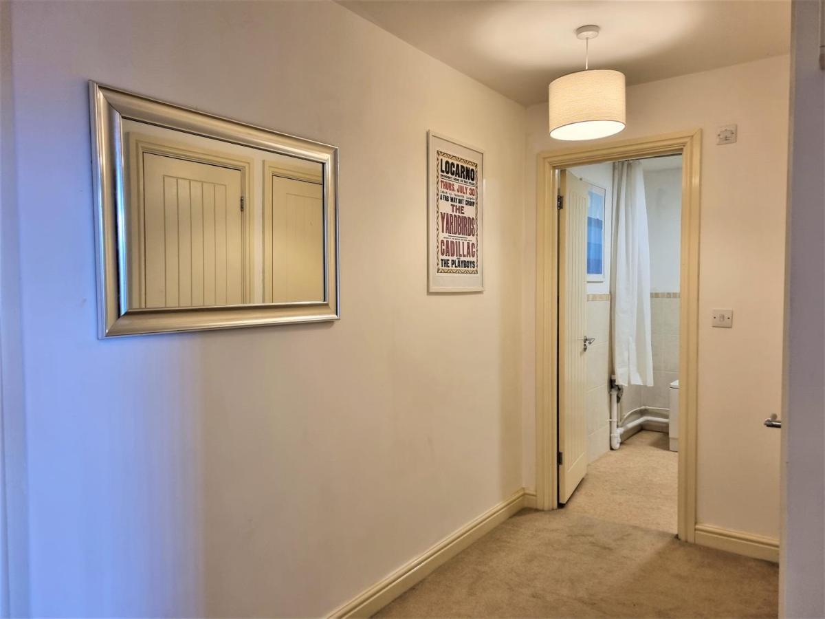 Central Apartments - Spacious 2 Beds 史云顿 外观 照片